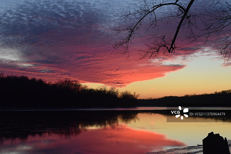 谢南多厄河日落，美国图片素材