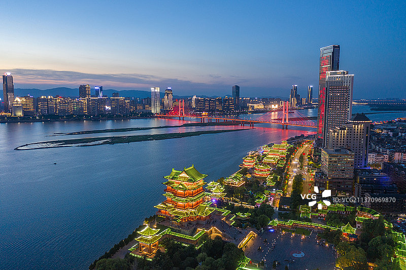 赣江与滕王阁+江西省南昌市东湖区滕王阁景区图片素材