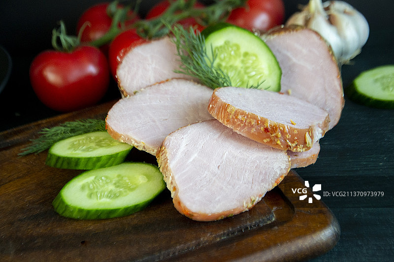 鸡肉火腿块搭配蔬菜图片素材