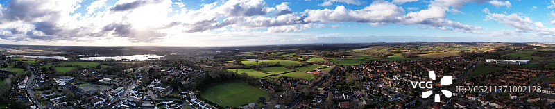 英国哈雷菲尔德绿地的美丽航拍全景图片素材
