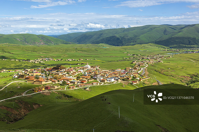 鸟瞰阿坝  风光旖旎——四川   阿坝州    阿坝县   丘状高原图片素材