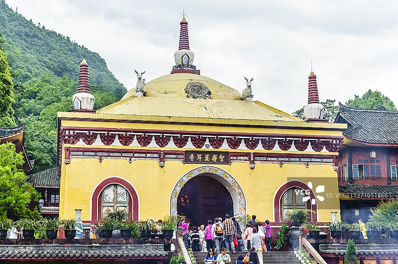中国四川乐山峨眉山万年寺图片素材