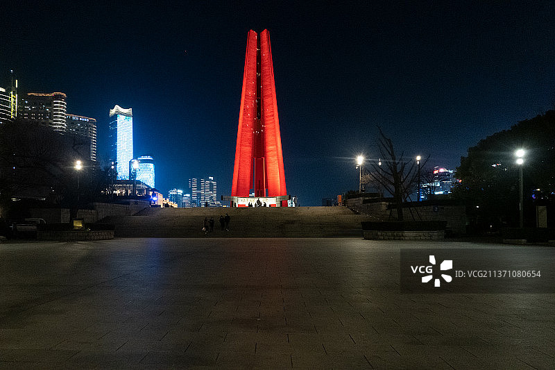 上海人民英雄纪念碑夜景图片素材
