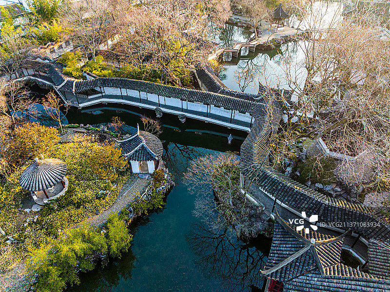 江苏苏州拙政园早春航拍图片素材