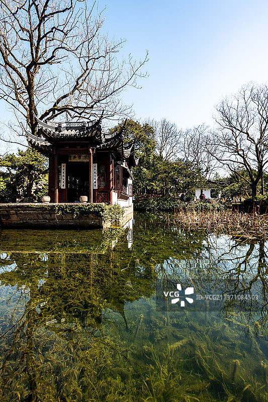 初春的上海嘉定南翔古猗园湖泊池塘亭台楼榭自然园林景观图片素材