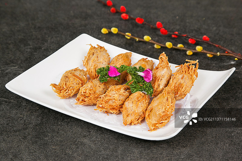 中餐美食-榴莲酥图片素材