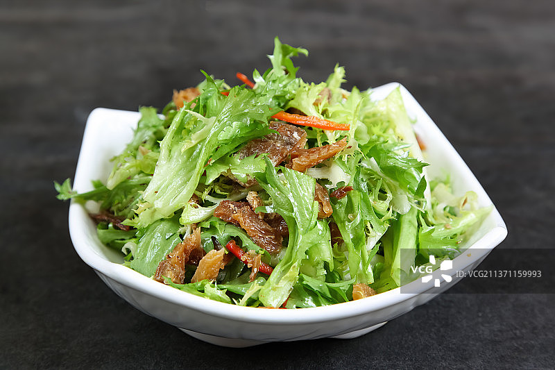 中餐美食-鲮鱼拌苦菊图片素材