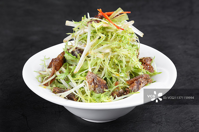 中餐美食-鲮鱼拌苦菊图片素材