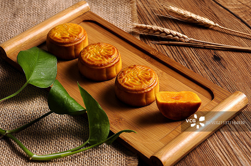 中秋月饼传统美食图片素材