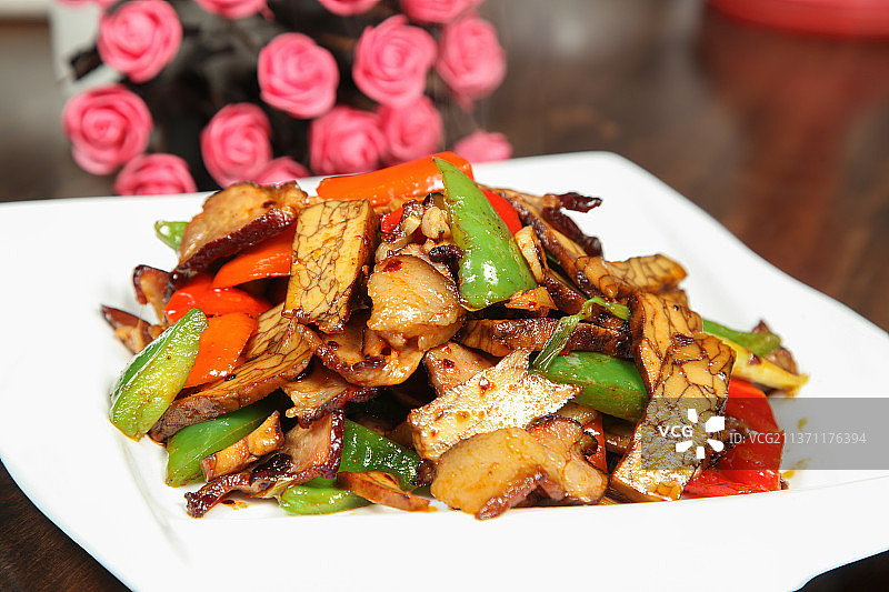 中餐美食-腊肉炒豆干图片素材