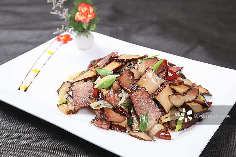中餐美食-腊肉炒豆干图片素材