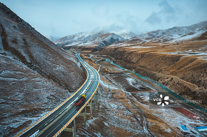 青海果洛州德马高速公路交通运输自然风光图片素材
