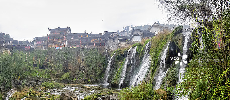 中国湖南湘西芙蓉镇大瀑布图片素材