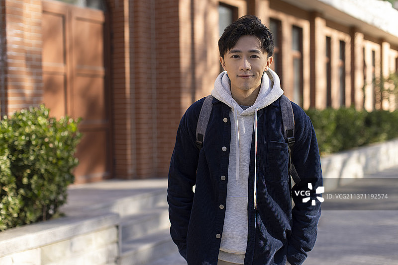校园里的大学生图片素材