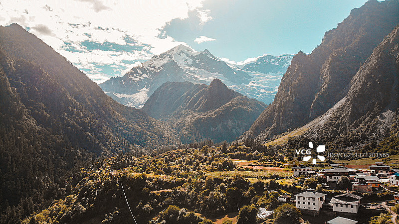 上雨崩村图片素材