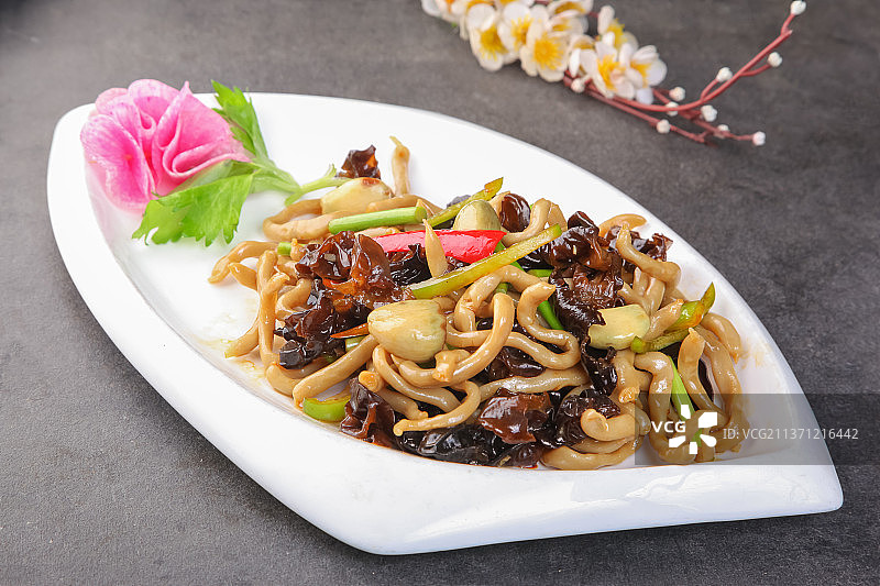 中餐美食-腊八蒜烧莜面图片素材