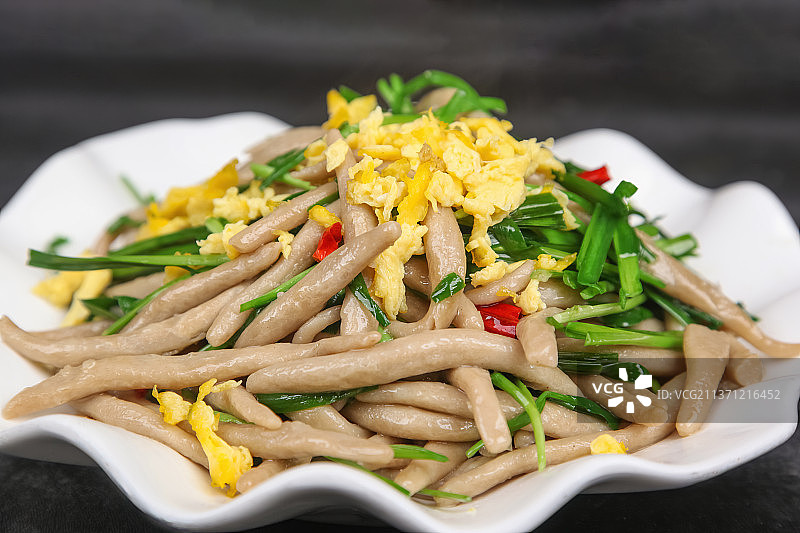 中餐美食-腊八蒜烧莜面图片素材