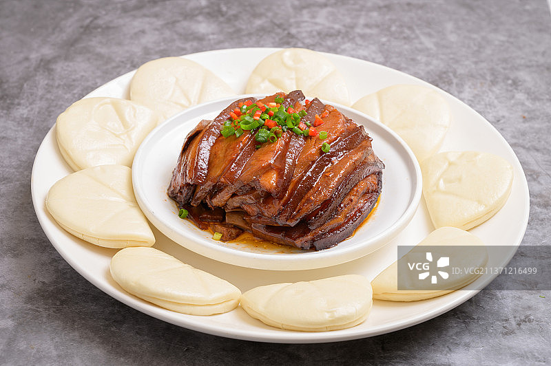 中餐美食-荷叶饼扣肉图片素材