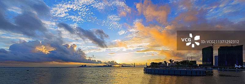 《金沙湾日出》图片素材