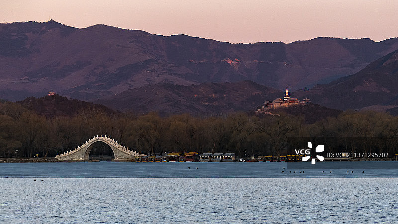 清晨的颐和园图片素材