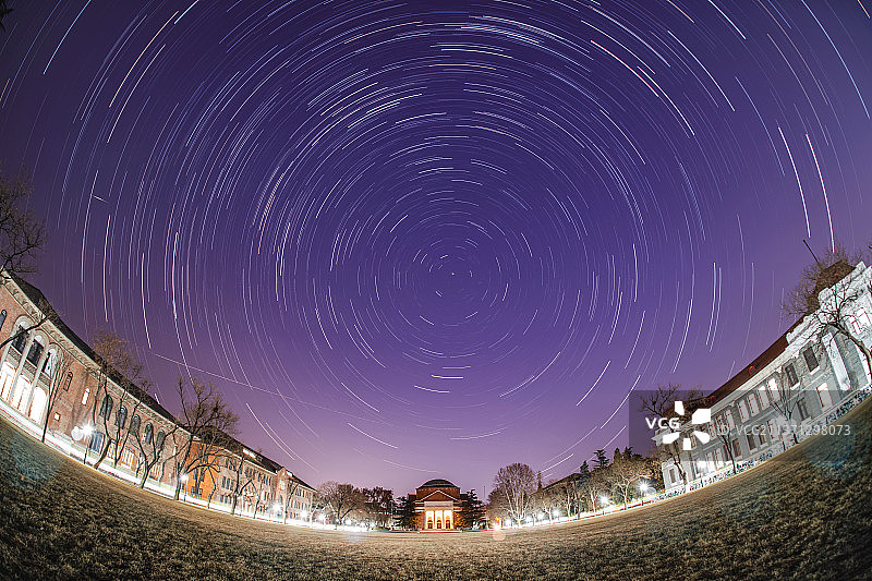 清华大礼堂星轨图片素材