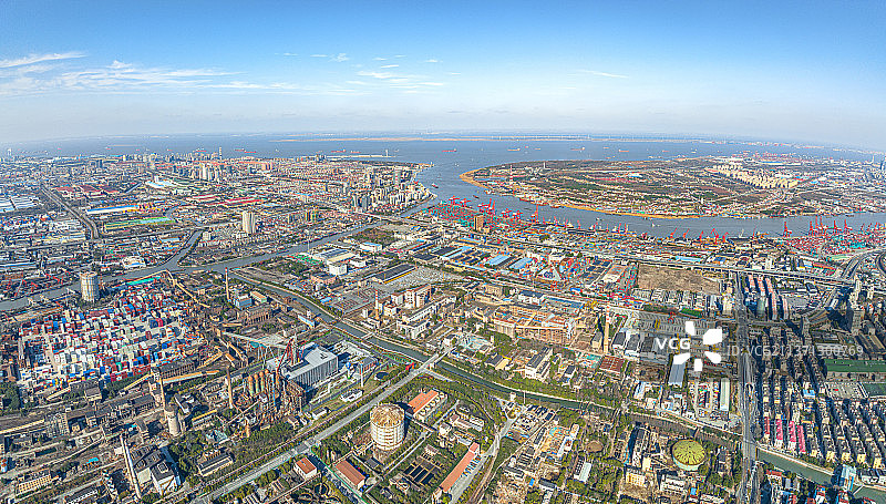 航拍宝山 吴淞工业区转型发展 吴淞创新城 黄浦江吴淞口 上港集团 上港十区码头 长江河口段 淞沪会战图片素材