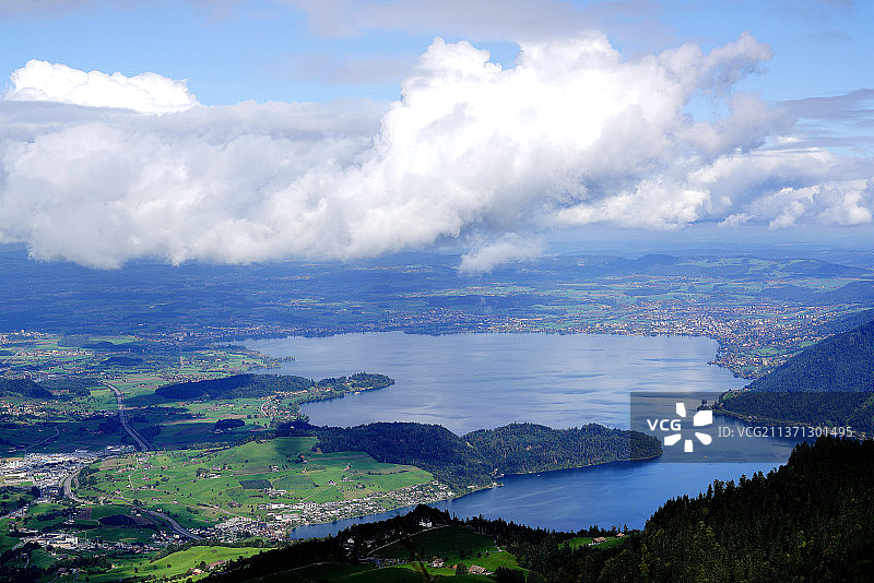 瑞吉山俯瞰楚格湖图片素材