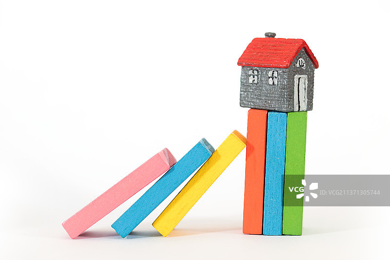 房产投资面临的巨大风险图片素材