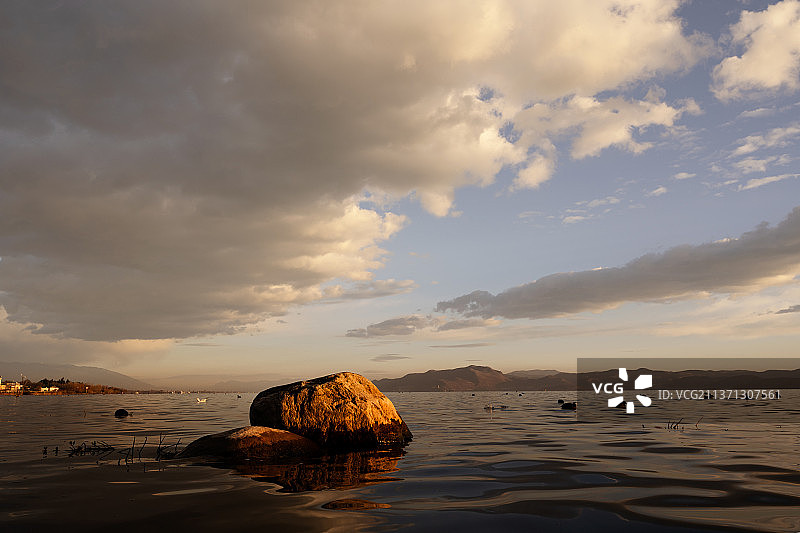 洱海日出2图片素材