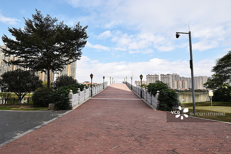 泉州晋江晋阳湖公园冬末的水墨画图片素材