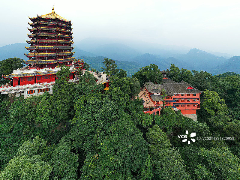 道观连山树+四川省成都市都江堰市青城山旅游区图片素材