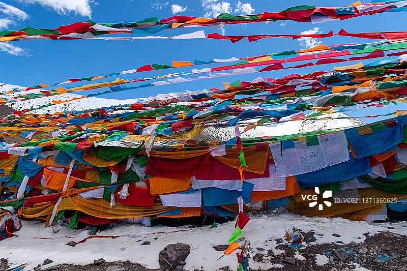 那根拉山口的经幡01图片素材