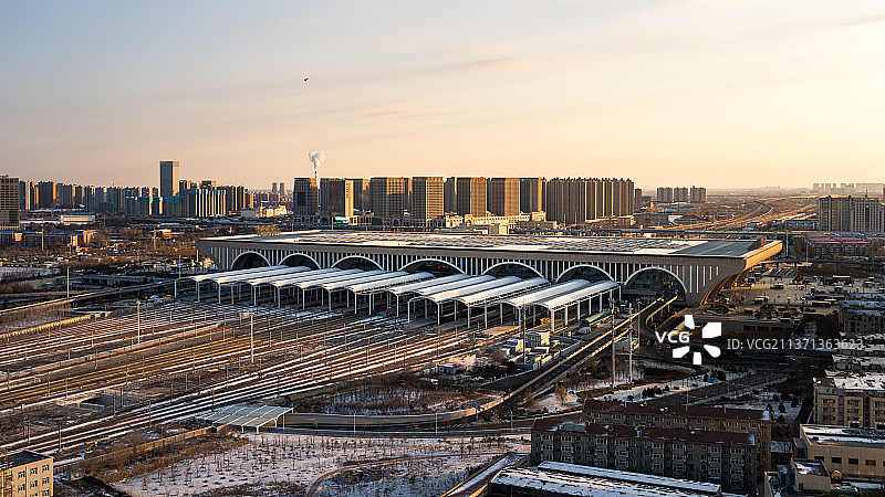石家庄市石家庄站傍晚日落暖色调美景图片素材