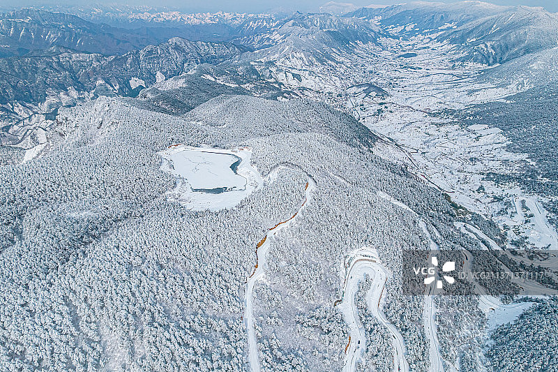 杭州临安太子尖冬雪航拍图片素材