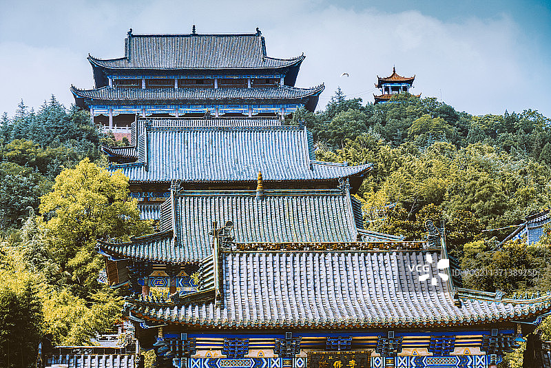 错落+江苏省徐州市邳州市铁富镇艾山风景名胜区铁佛寺图片素材