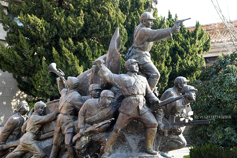 江苏徐州淮海战役纪念馆内的雕塑图片素材