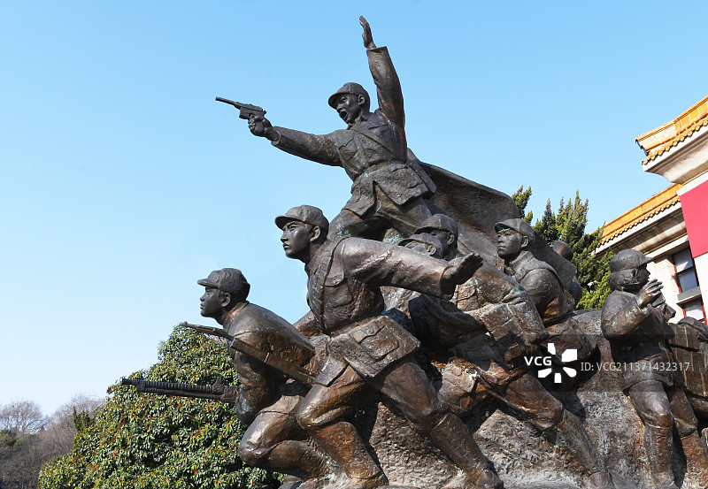 江苏徐州淮海战役纪念馆内的雕塑图片素材
