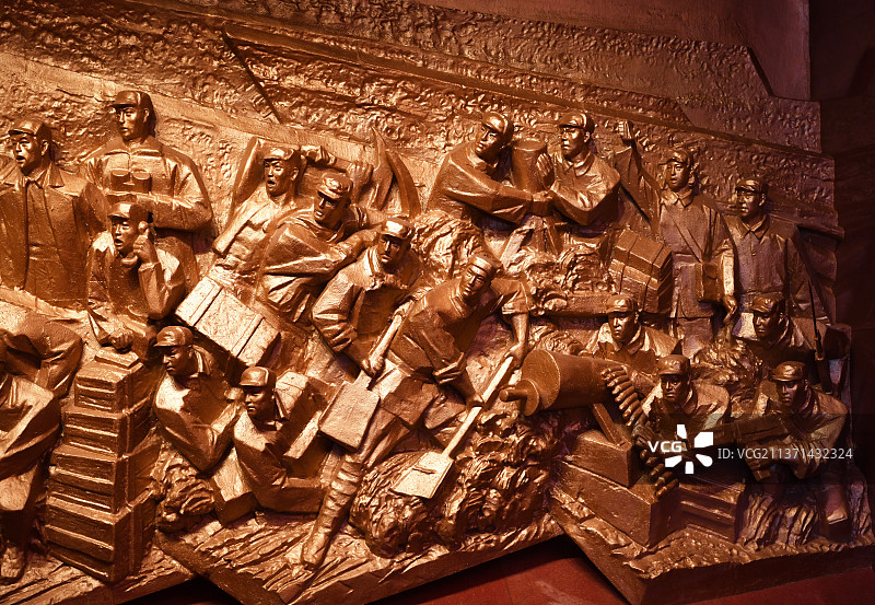 江苏徐州淮海战役纪念馆内的雕塑图片素材