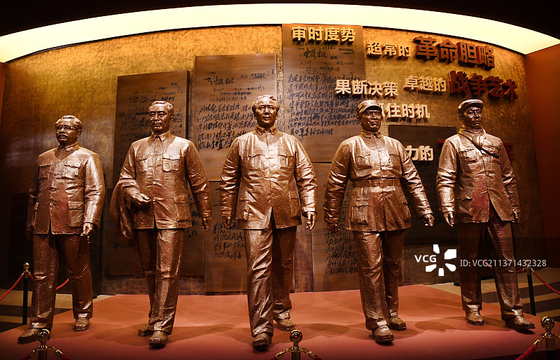 江苏徐州淮海战役纪念馆内的雕塑图片素材