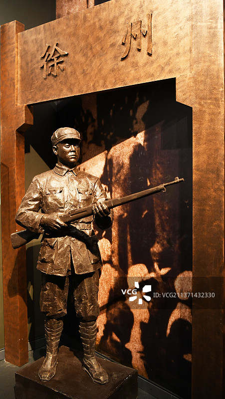江苏徐州淮海战役纪念馆内的雕塑图片素材