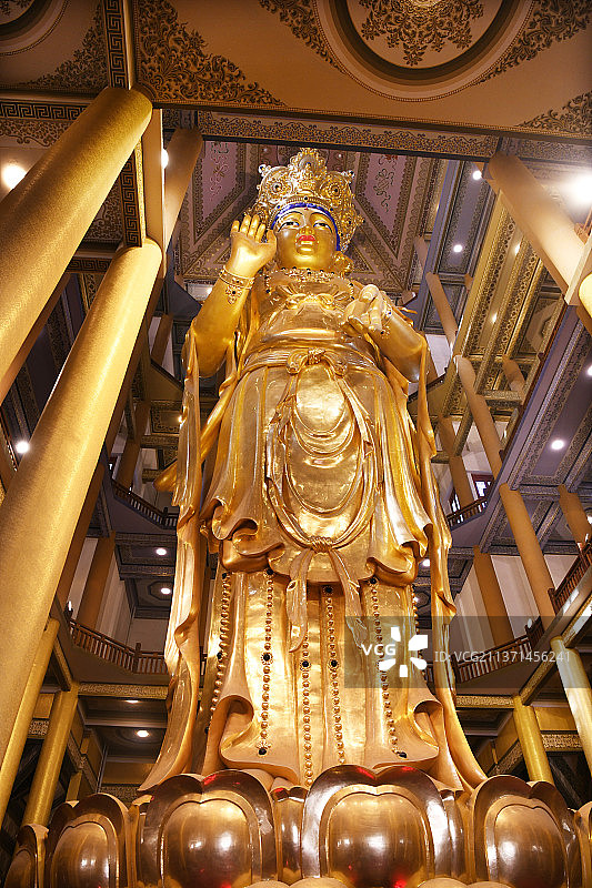 江苏徐州国家4A级旅游景区蟠桃山佛教文化景区的主体景观——宝莲寺图片素材