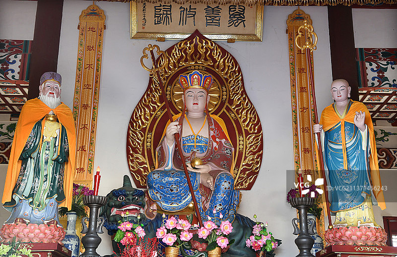 江苏徐州国家4A级旅游景区蟠桃山佛教文化景区的主体景观——宝莲寺图片素材