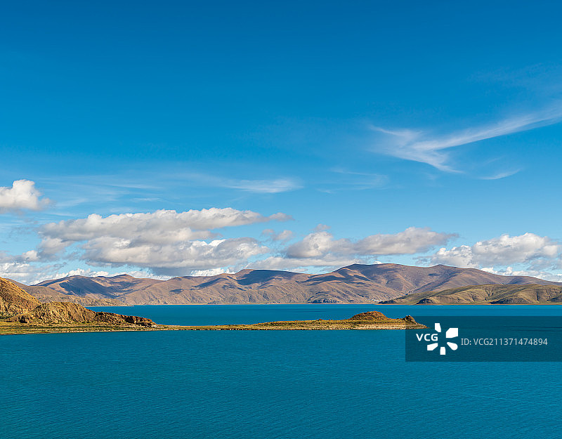 宁静的羊卓雍错图片素材