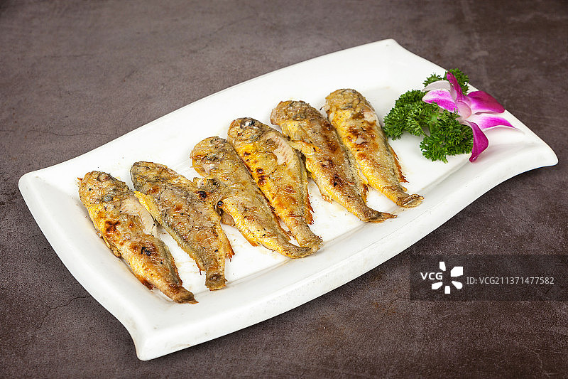 中餐美食-烤黄鱼图片素材