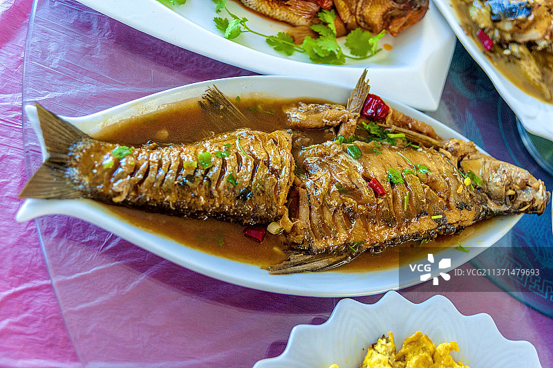 中国东北菜红烧白鱼图片素材
