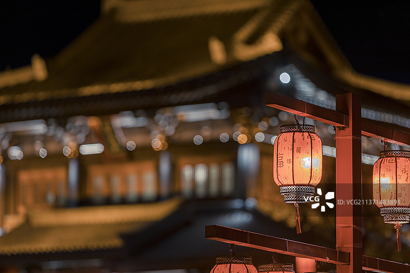 河南省洛阳市洛邑古城文峰塔景区夜色朦胧图片素材