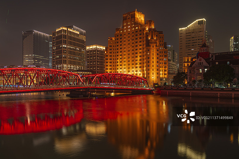 上海外白渡桥城市夜景倒影图片素材