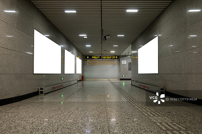 上海地铁站广告牌图片素材