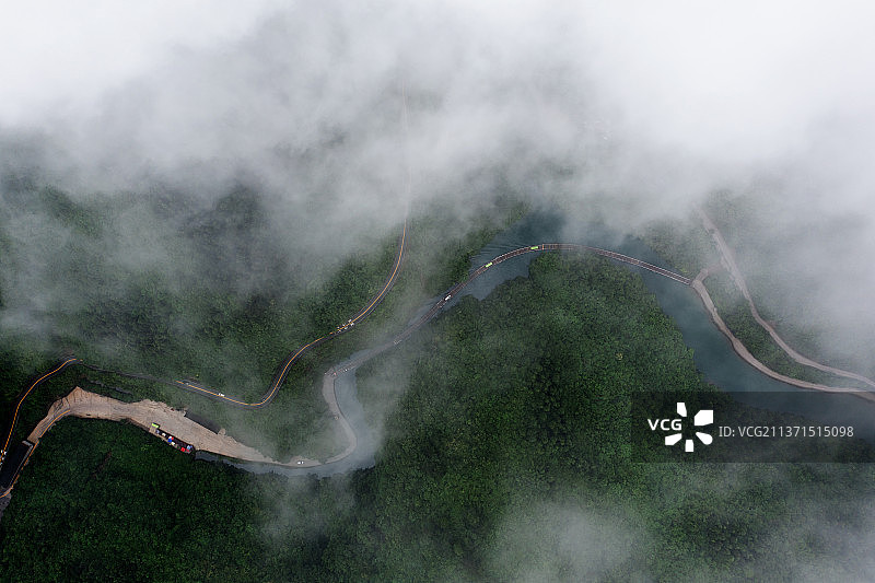 航拍湖北恩施狮子关水上浮桥鸟瞰图图片素材