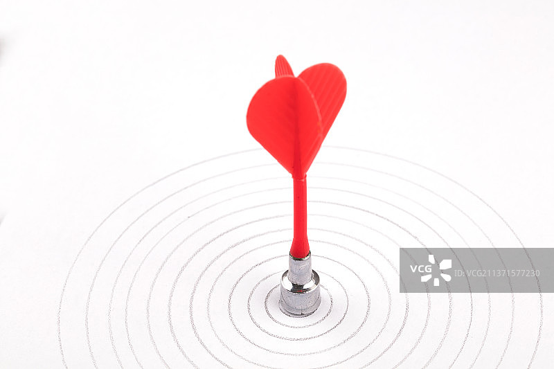 靶心上的飞镖图片素材